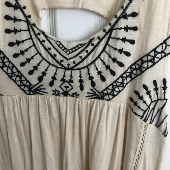 embroidered tank top - Picture 2 of 5